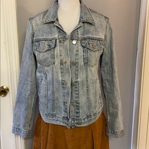GAP light wash denim jacket
